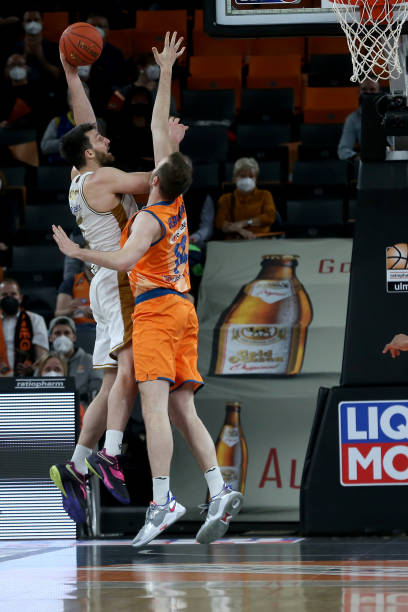 会上表现出 会上表现出