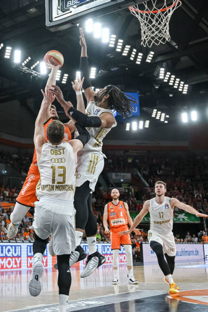 往缺乏稳定 往缺乏稳定